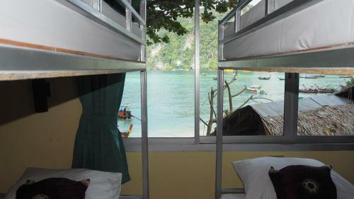 Chaokoh Phi Phi Resort And Dorm Room Hostel