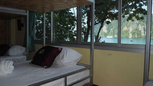 Chaokoh Phi Phi Resort And Dorm Room Hostel