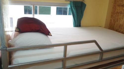 Chaokoh Phi Phi Resort And Dorm Room Hostel