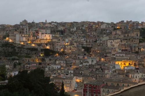 Oikos - Ragusa Ibla Hostel