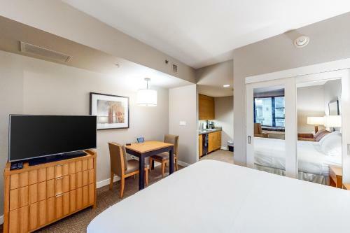 Westin 617 Hotel
