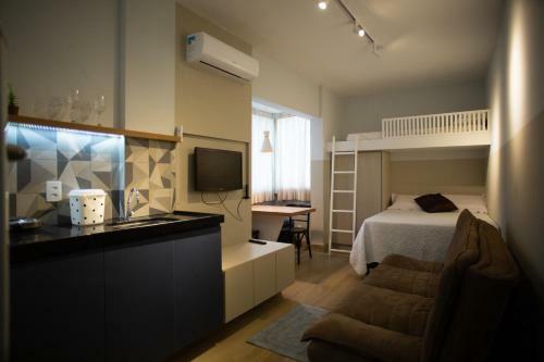 Flat Beverly Hills Apartment