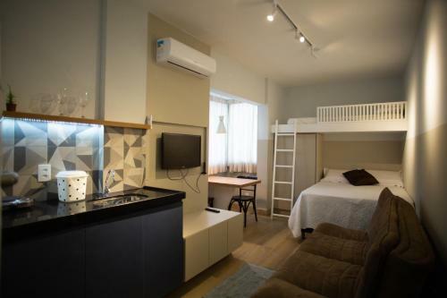 Flat Beverly Hills Apartment