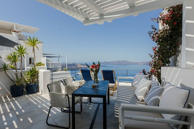 Porto Fira Suites Apartments