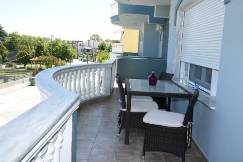 Complex Summer Memories Apartment