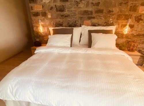 Romantic Suit With Jacuzzi Hostel