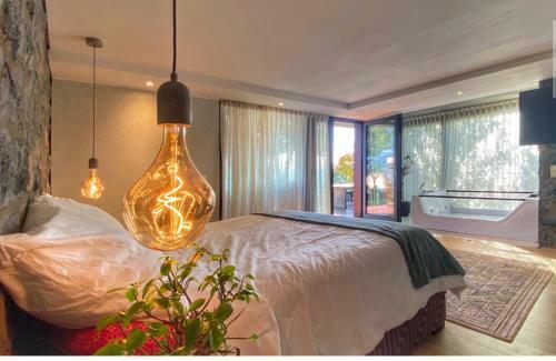 Romantic Suit With Jacuzzi Hostel