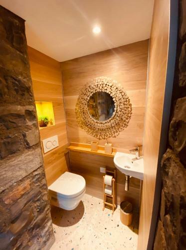 Romantic Suit With Jacuzzi Hostel