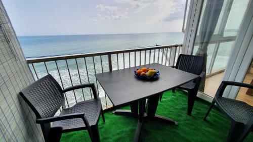 Sobre Las Olas Del Mar Apartment