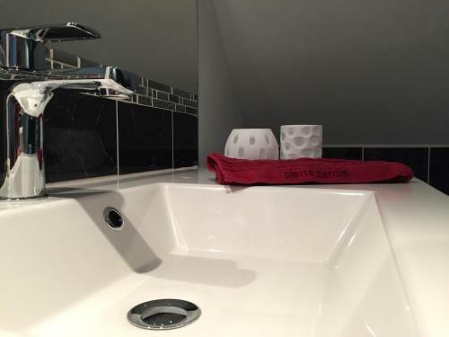 Les Charmes Du Petit Pr� Hostel