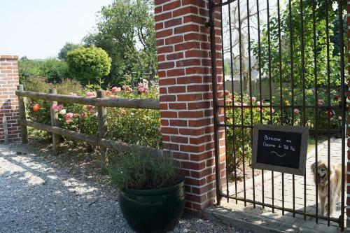 Les Charmes Du Petit Pr� Hostel