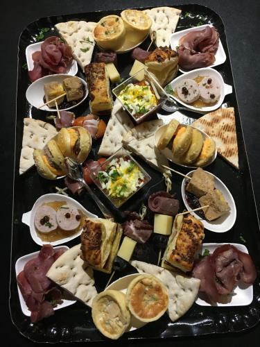 Les Charmes Du Petit Pr� Hostel