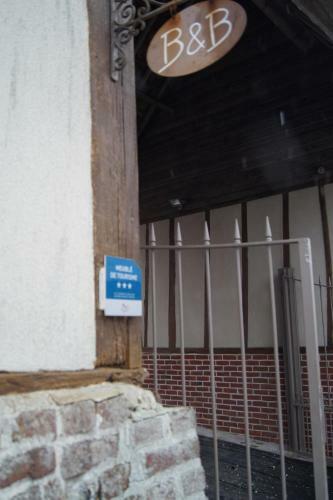 Les Charmes Du Petit Pr� Hostel