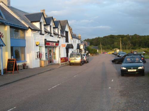 Lochailort Inn