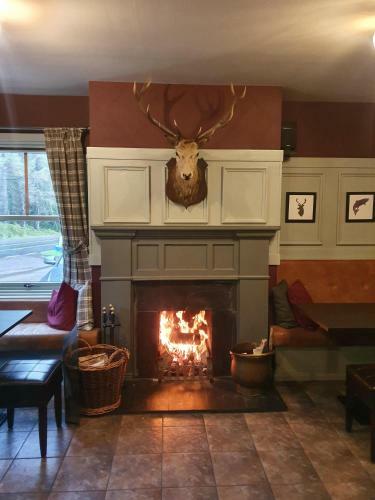 Lochailort Inn