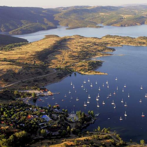El Lago Hostel