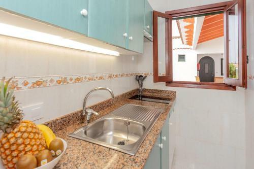 Los Delfines Biniforcat Apartment