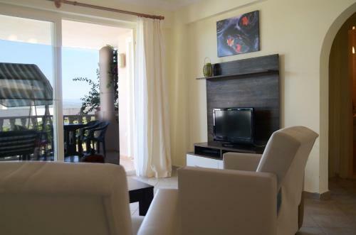 Mesmerizing Home With 21 Shared Pools In Milas Apartment