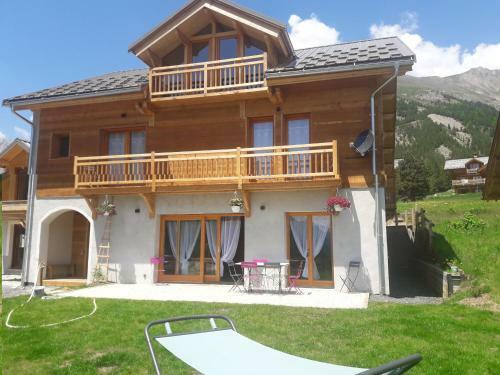 Le Chalet Bazan Bed & Breakfast