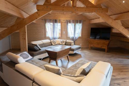 Le Chalet Bazan Bed & Breakfast