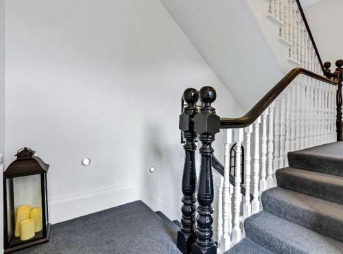 No 8, Lawrence Hill Villa