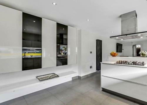 No 8, Lawrence Hill Villa