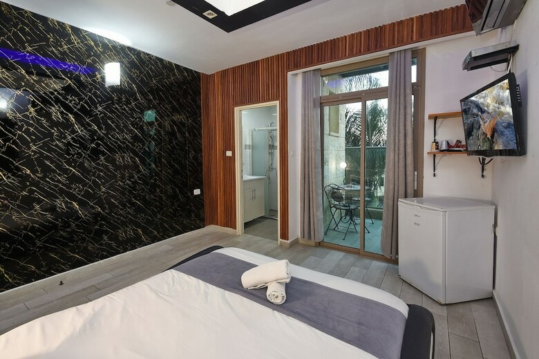 Luxury Suites Hotel