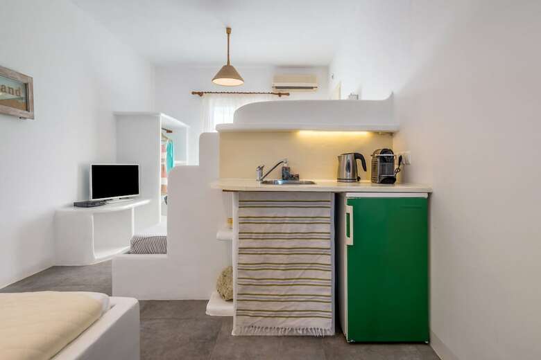 Faros Apartments