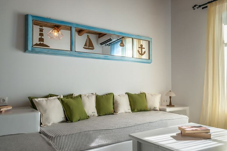 Faros Apartments