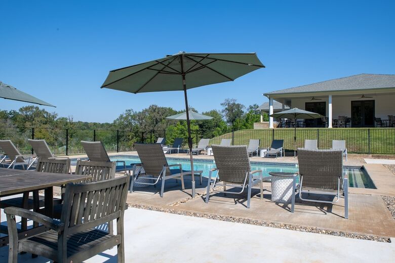 High Hill Farm Hotel