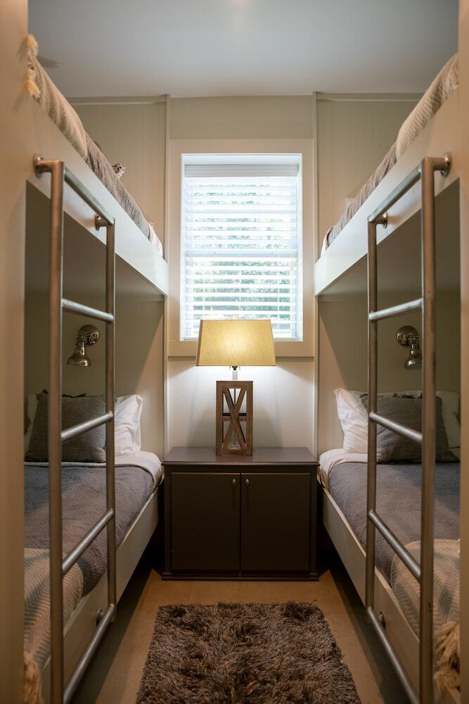 High Hill Farm Hotel