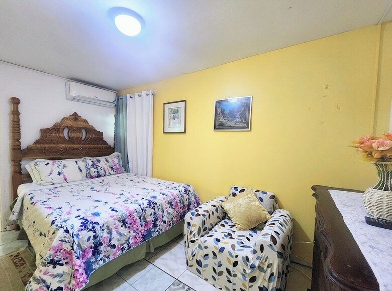 237 Bratton Ave Bed & Breakfast