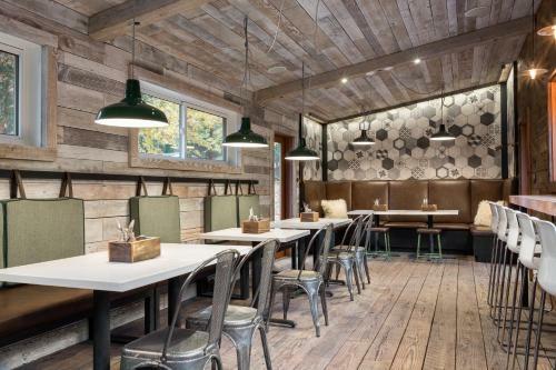 Sunwolf Riverside Cabins Hotel