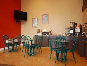 Super 8 Kearney Motel