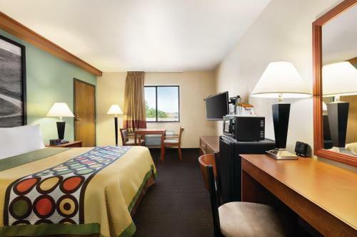 Super 8 Columbus Hotel