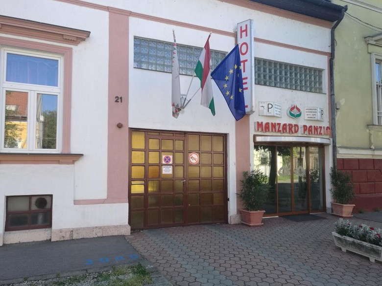 Hotel Manzard Panzio