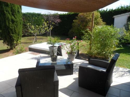 Mas Lou Souleil Bed & Breakfast