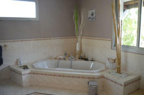 Mas Lou Souleil Bed & Breakfast