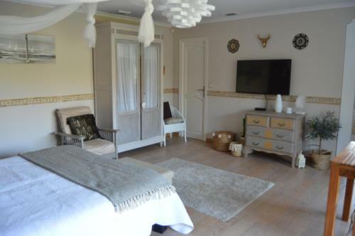 Mas Lou Souleil Bed & Breakfast