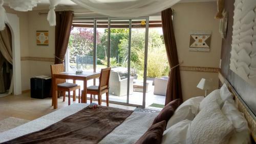 Mas Lou Souleil Bed & Breakfast