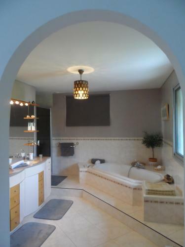 Mas Lou Souleil Bed & Breakfast