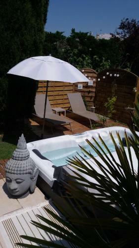 Mas Lou Souleil Bed & Breakfast