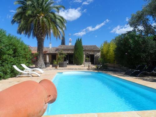 Mas Lou Souleil Bed & Breakfast