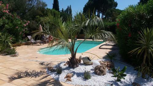 Mas Lou Souleil Bed & Breakfast