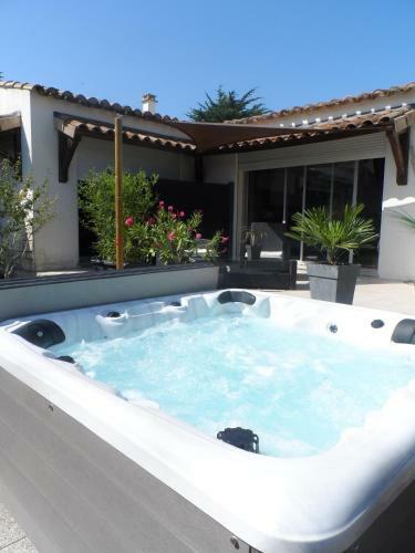 Mas Lou Souleil Bed & Breakfast