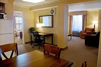 Howard Johnson Amherst Hadley Hotel
