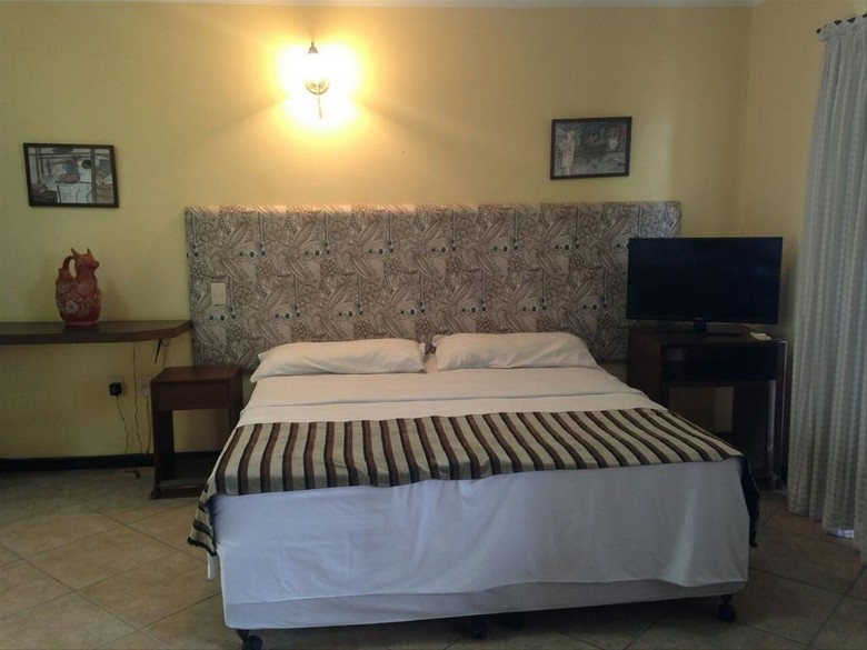 Suites Da Fl�via Hotel