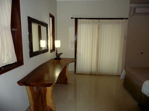 Dewa Put Guest House Hostel