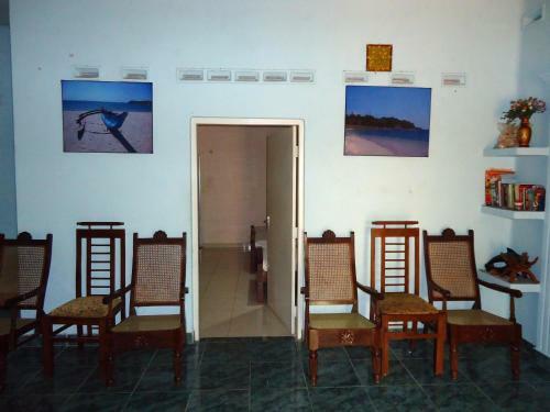 Triinco Huts Hotel