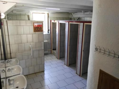 Col�nies Cad� Hostel